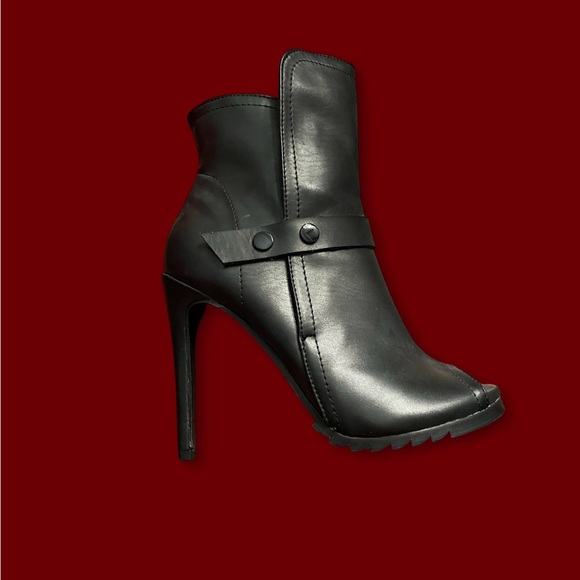 Laundry List Peep Toe Black Heels - Picture 2 of 4